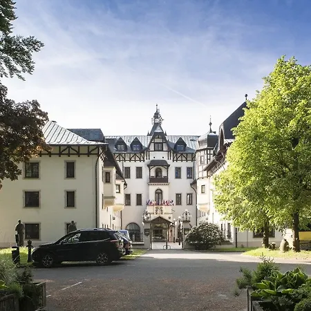 Chateau Monty Hotel 4*
