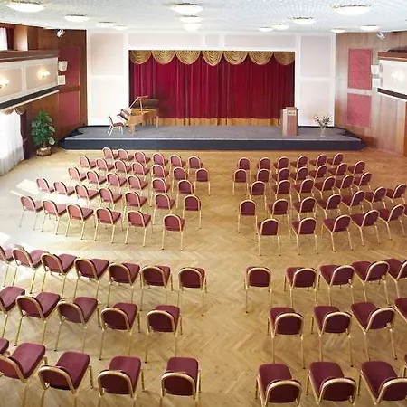 Hotel Chateau Monty 4*