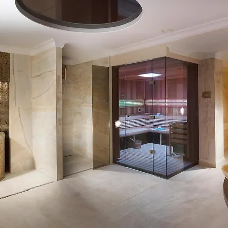 Chateau Monty Hotel 4*