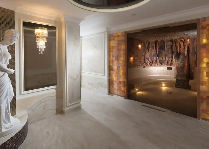 Chateau Monty Hotel 4*