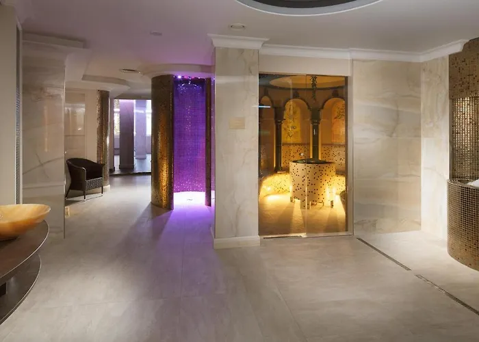 Hotel Chateau Monty 4*